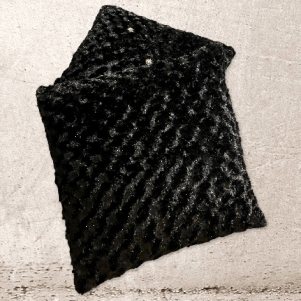 Pillows - Picture 4 of 4